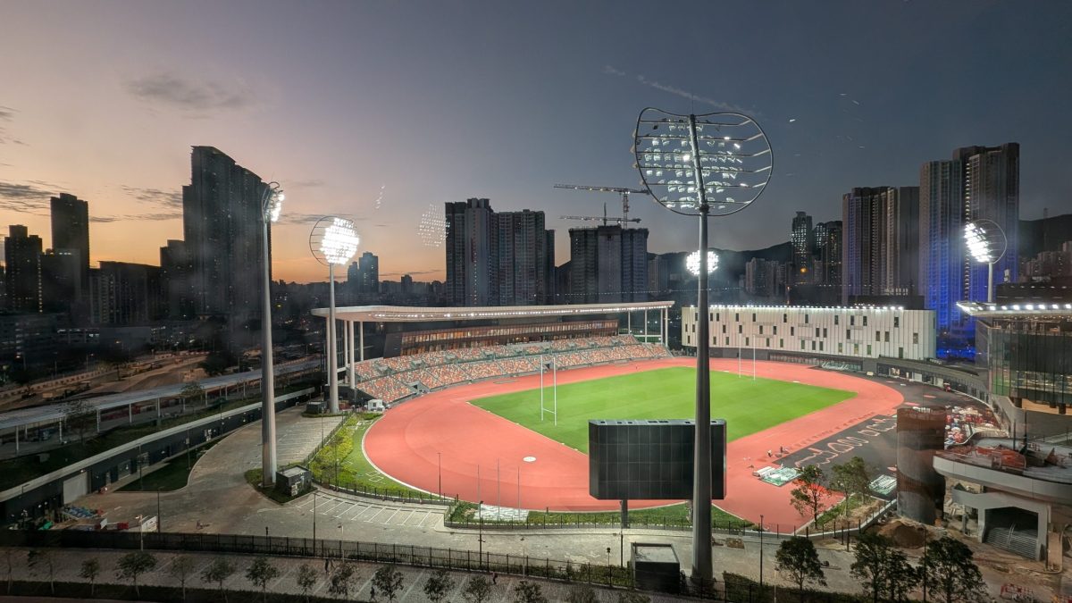 真要走了？孙兴慜在赛后领奖前多次拒绝佩戴队长袖标