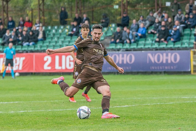 弗拉霍维奇在尤文前20场欧冠打入9球，仅次于C罗和伊瓜因